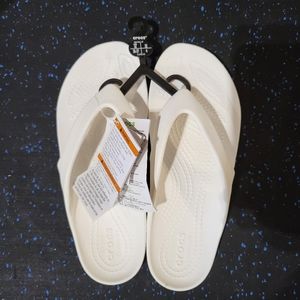 BNWT Crocs White Slipper Size 6